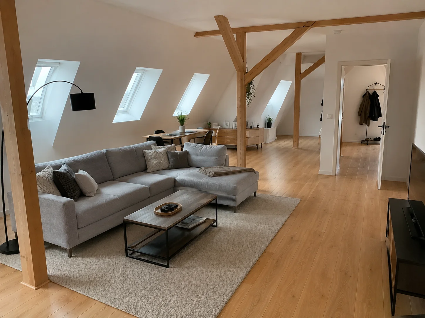 Offener Wohnbereich des Penthouses auf dem Eschberg, Saarbrücken